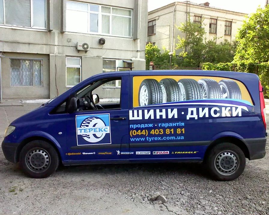 Реклама на автомобілі обклеювання кузова зразок 9